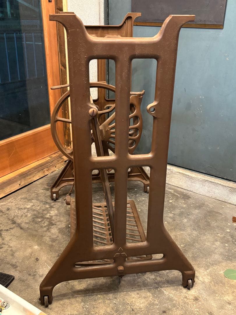 mitsubishi 三菱 足踏みミシン脚 アンティーク レトロ テーブル