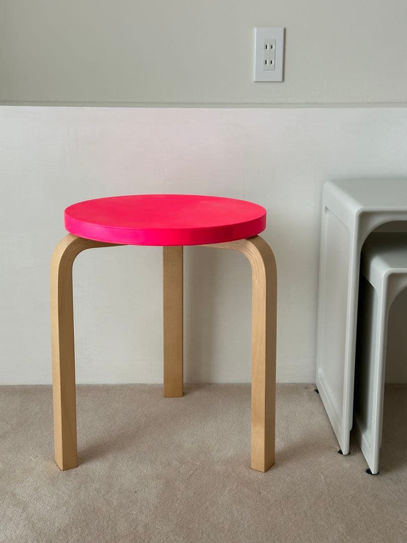 アルテック　ヴィトラ　スツール　蛍光ピンク