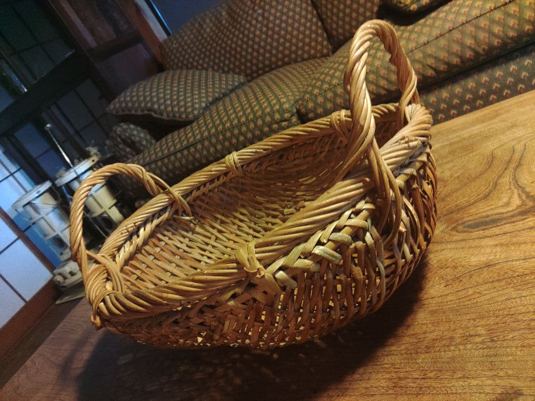 フランス　蚤の市　ラタン　バスケット　籠　カゴ　ヴィンテージ　アンティーク