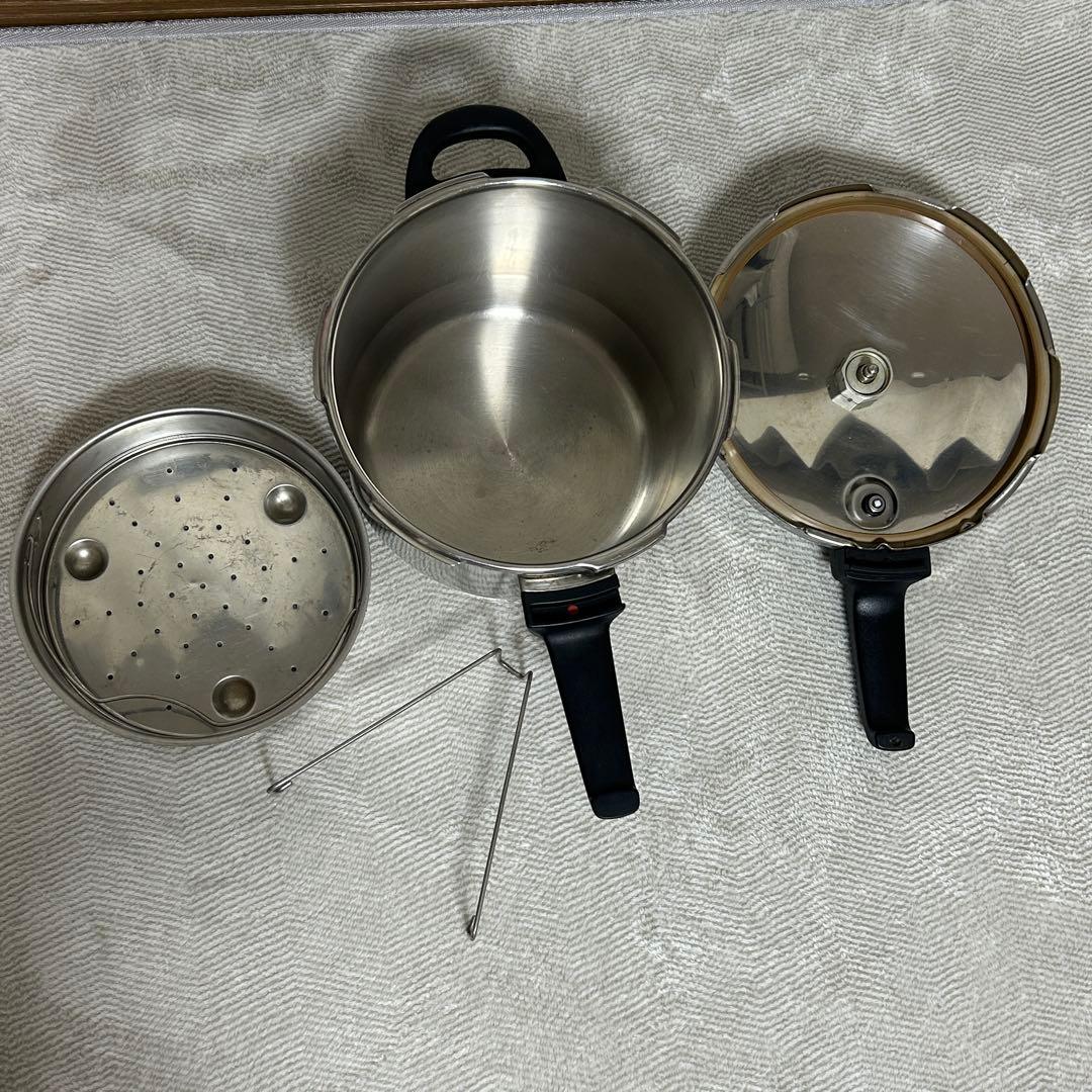 ステンレス圧力鍋 蒸し器付き　フィスラー　vitavit 6リットル　レシピ本付