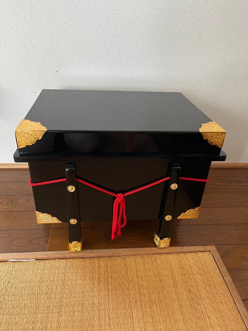 五月人形 端午の節句　菊水作　兜・鎧・甲冑の豪華な赤と金 約80cm