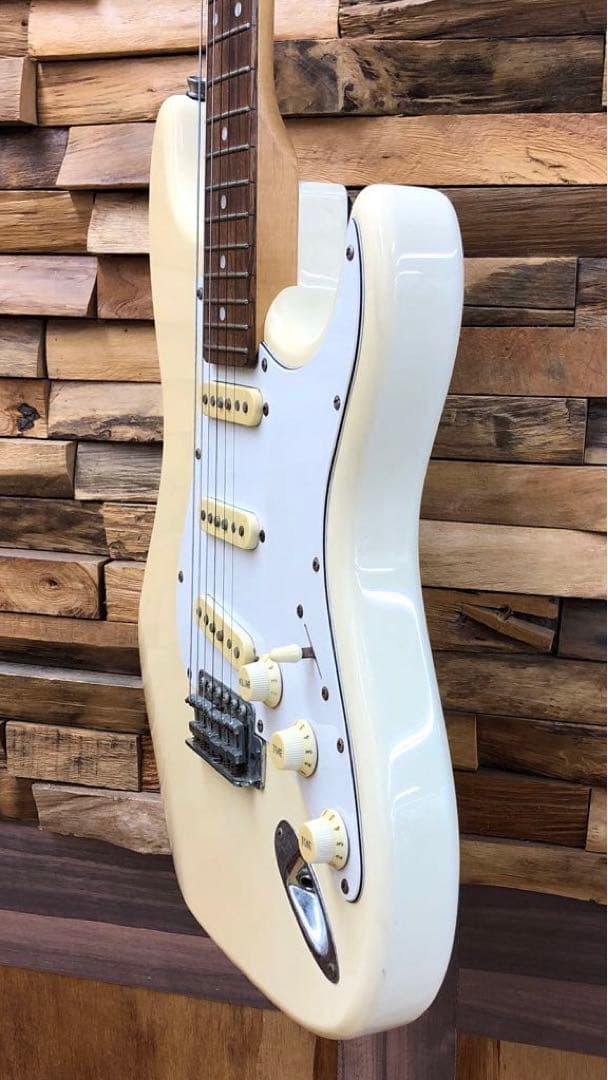 Legend ストラトタイプ 焼けあり ストラトキャスター ダブルカッタウェイ