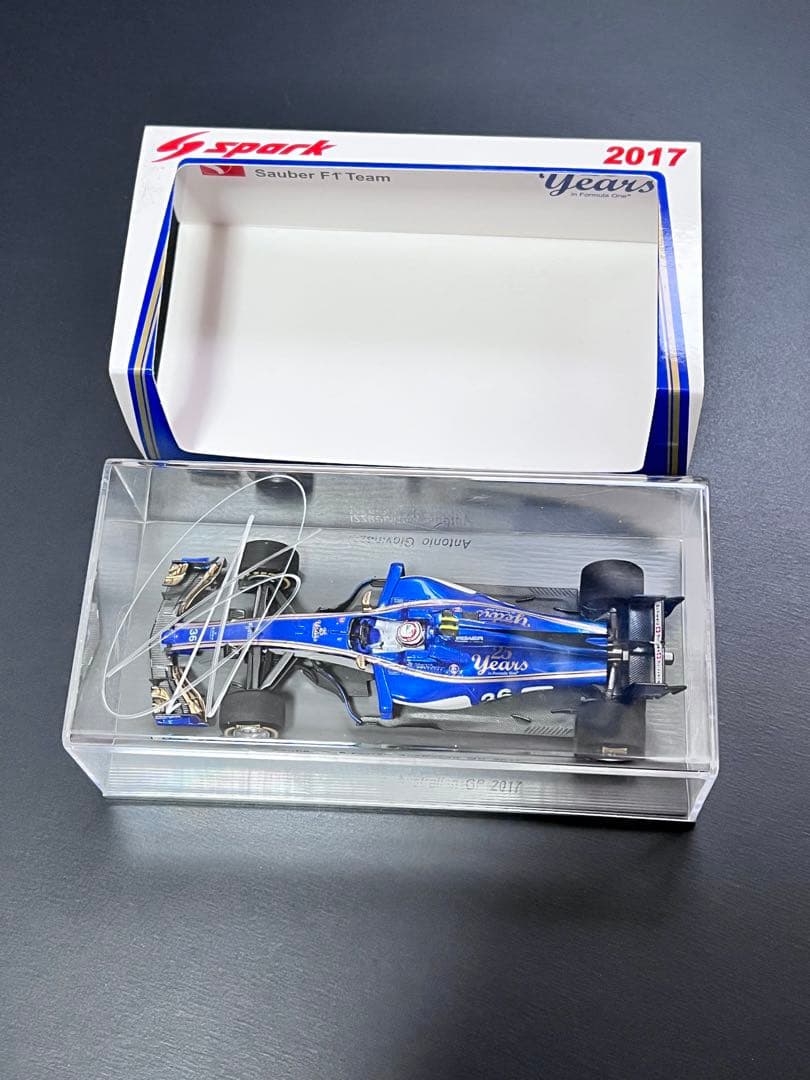 2017 Sauber F1 Team アントニオジョビナッツィ直筆サイン - メルカリ