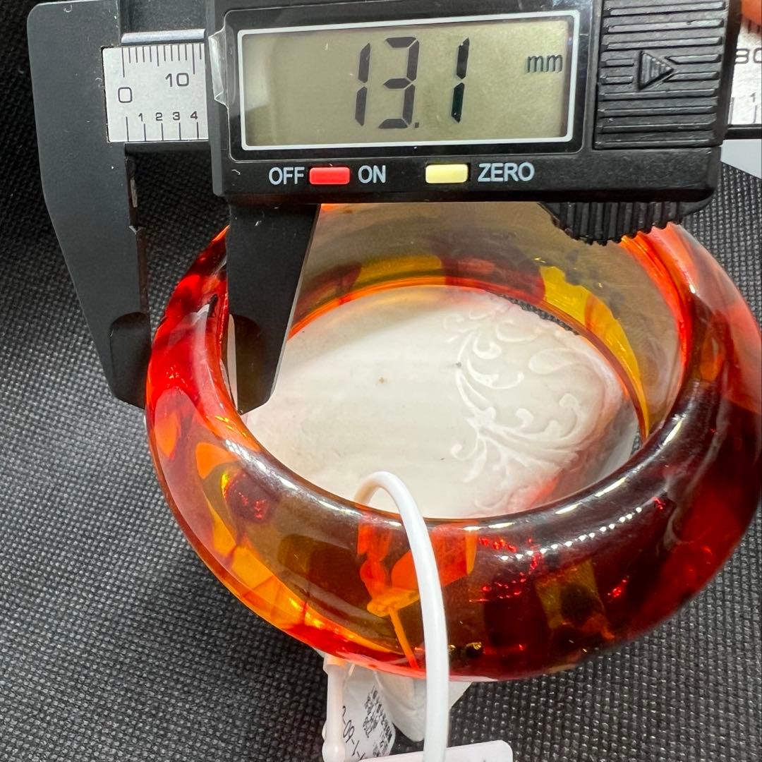 虫入ハニーアンバー琥珀幅広タイヤ形のバンクル　AB1022