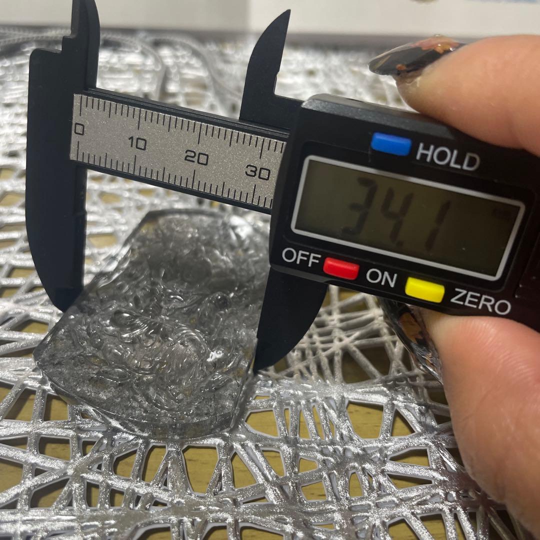 ヘイロフスキー鉱インクォーツ　不動明王彫り(国内鑑定書付き)