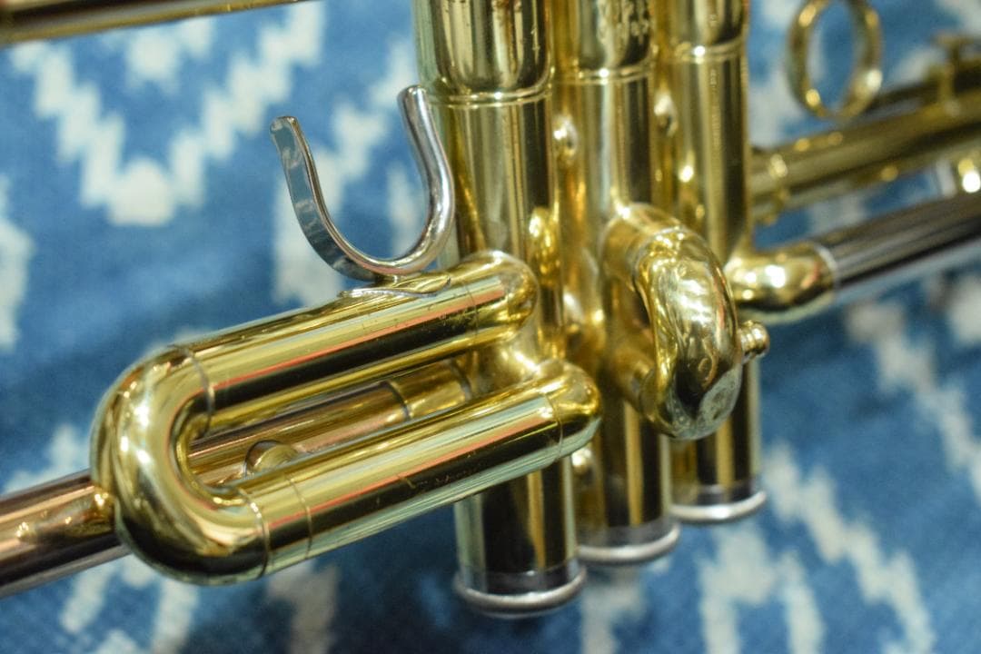 YAMAHA YTR3320 赤ベル 状態良好 マウスピース/ハードケース付属