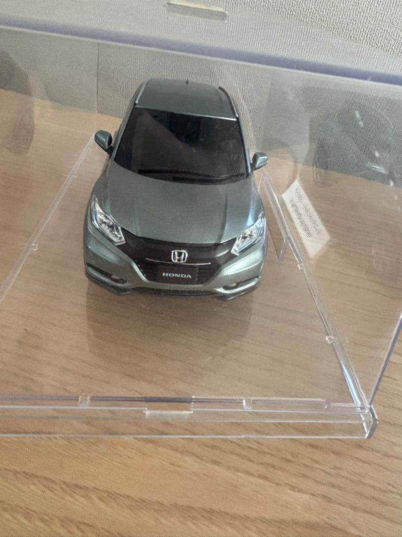 HONDA ホンダ ヴェゼル 模型　シルバー ディーラー非売品　ミニカー
