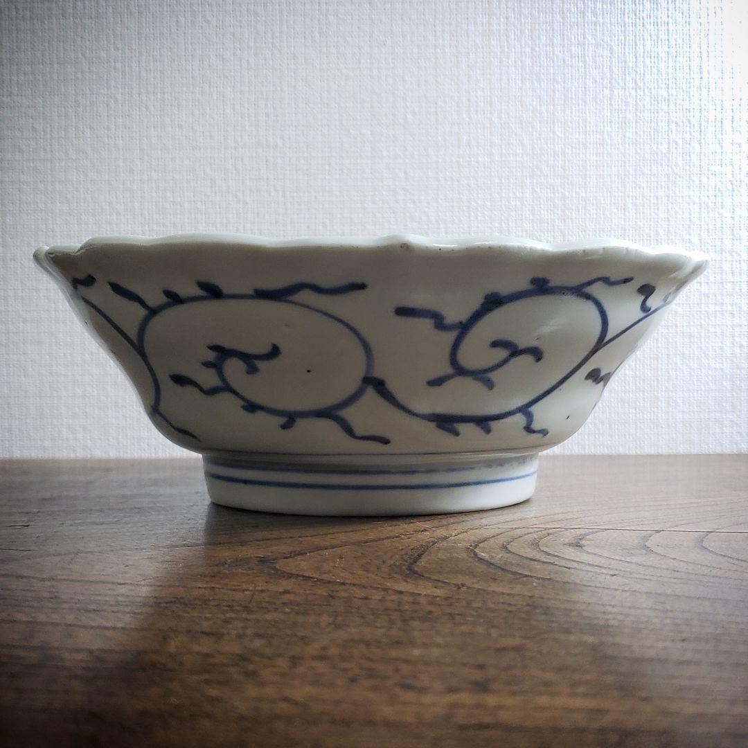 古伊万里 鉢 染付 山水図 草花蝶 唐草 花蝶模様 輪花 江戸