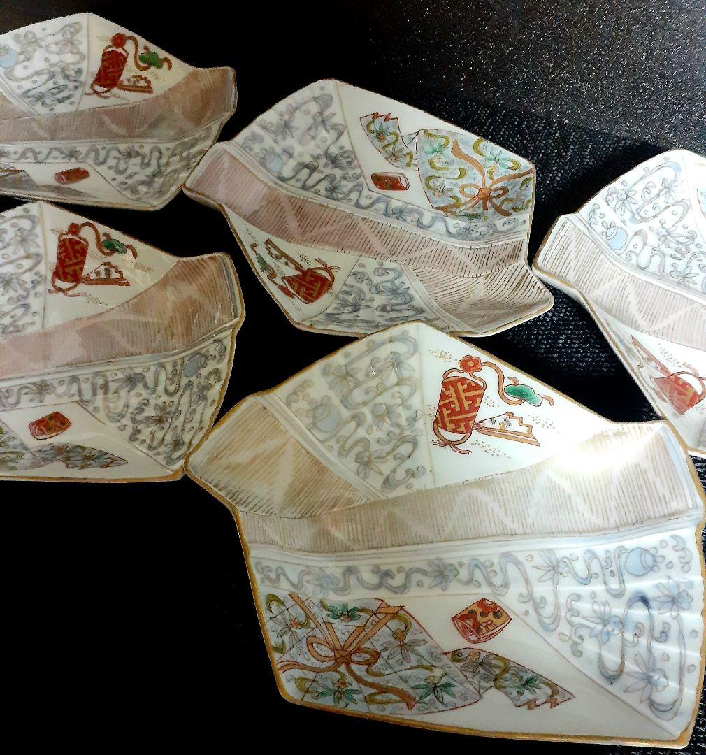 【最上作品❗️】江戸後期　古伊万里　錦手　折紙型　竜田川に印籠に衣装の図皿　5客