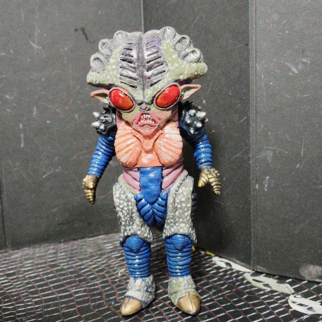 ウルトラ怪獣旧型絶版ソフビベンゼンベンゼンレディ（2055 fi.2856fo