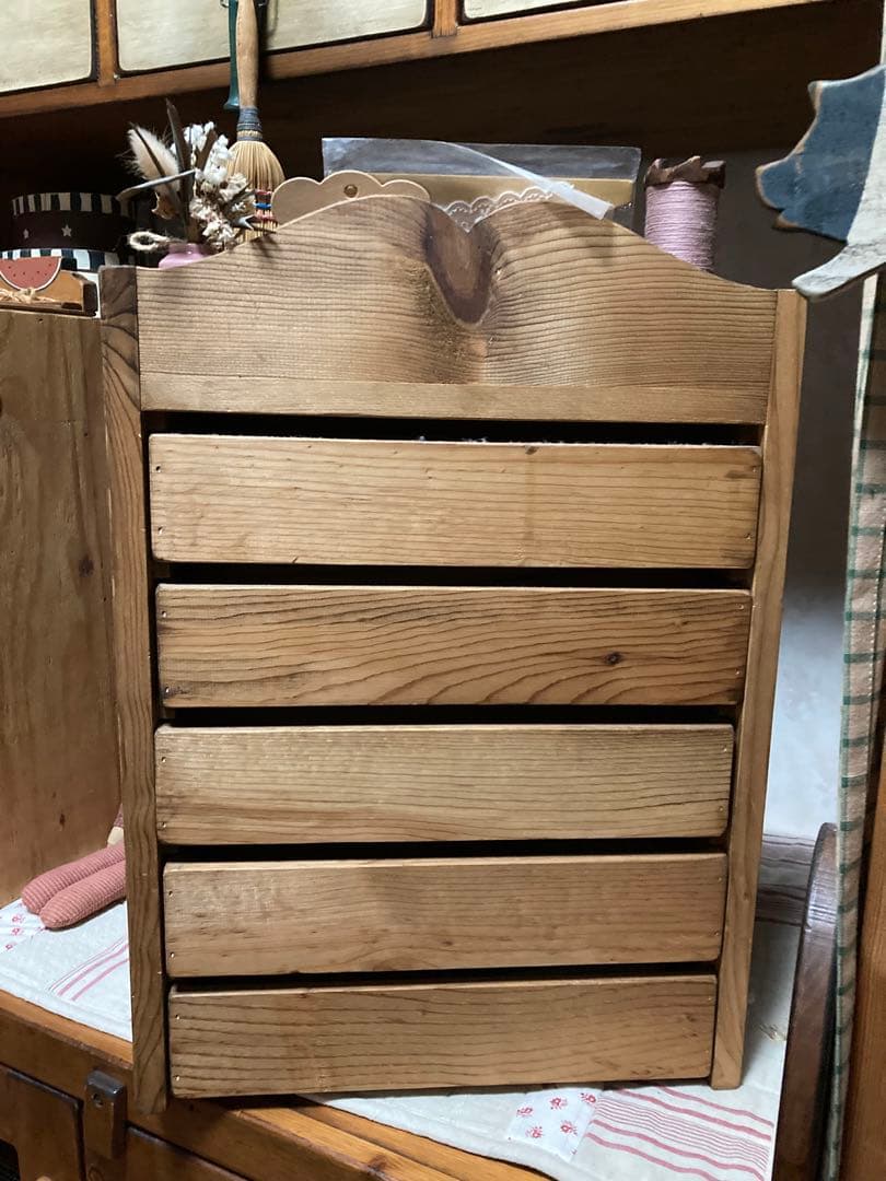 カントリー雑貨　アンファン雑貨　木製飾り棚　裁縫棚