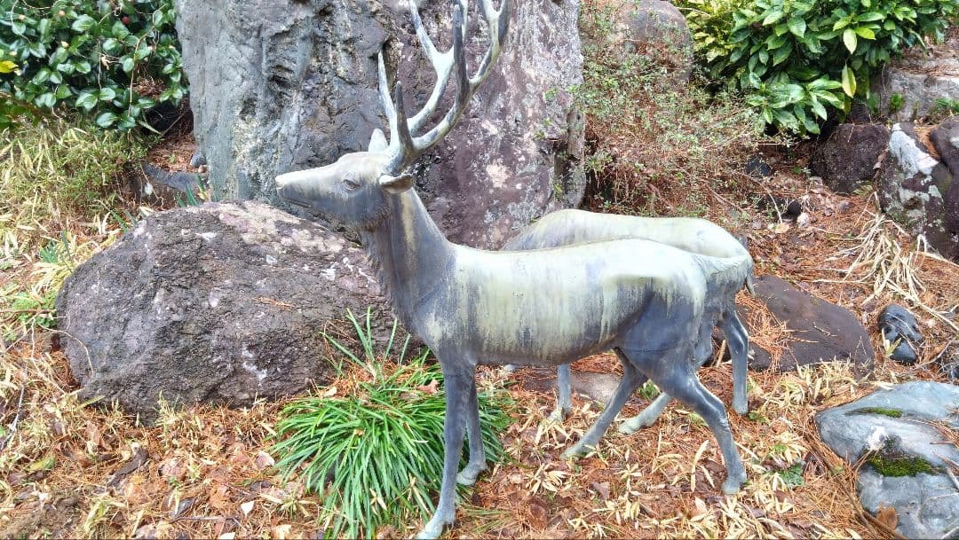 青銅の鹿　つがい(雄)