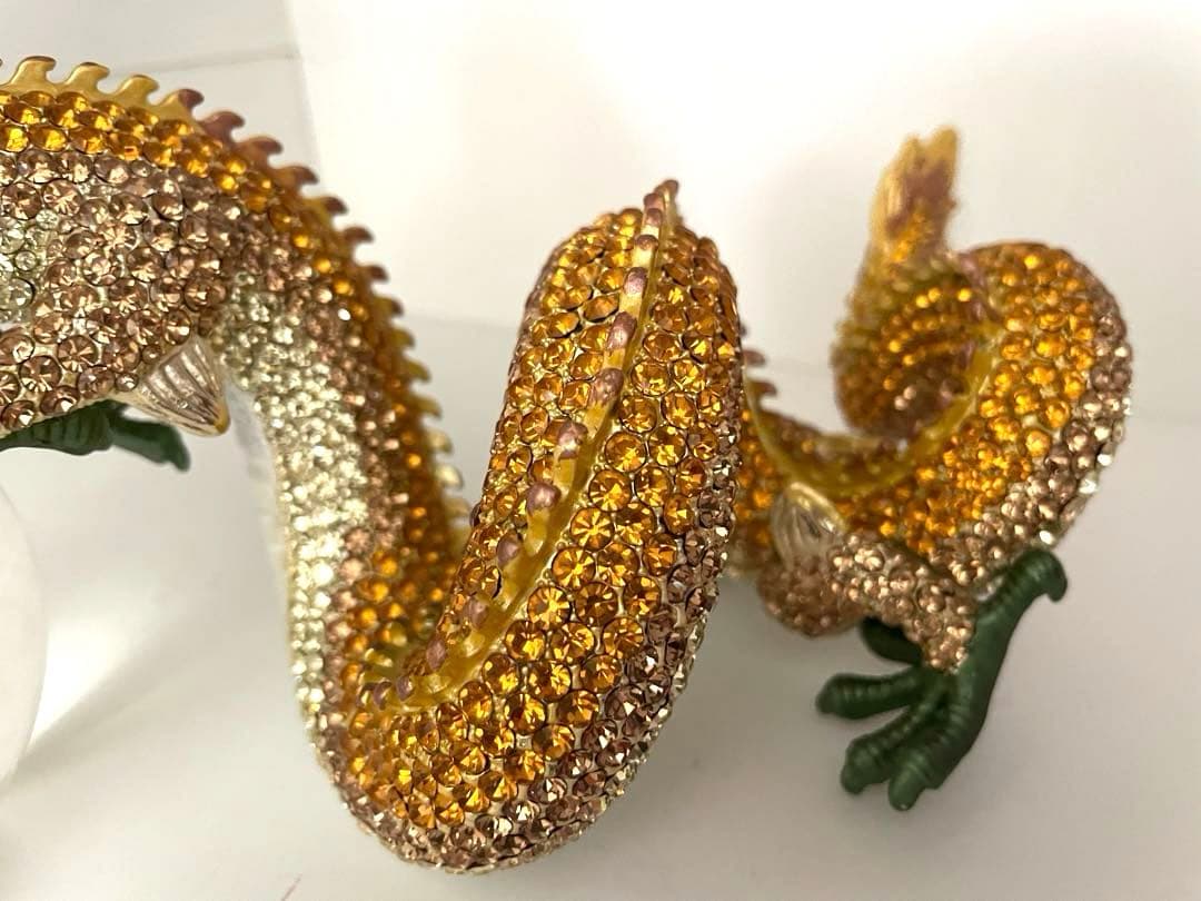 龍の置物　金龍