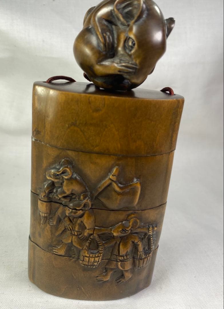 印籠　柘植　十二支　ネズミ(鼠) 黄楊繊細彫刻 木製