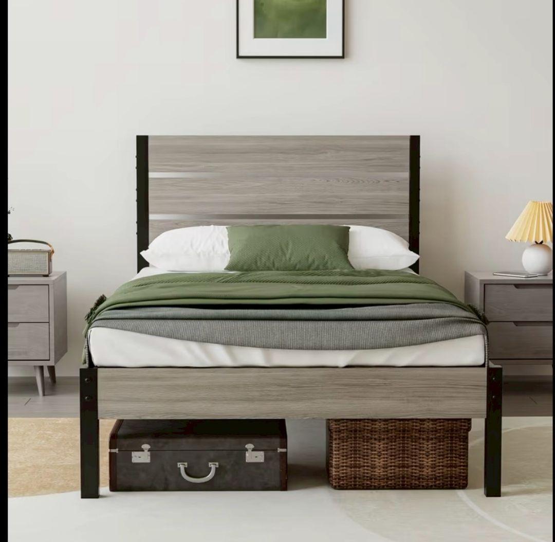 ベッドフレーム 耐荷重180kg 頑丈 スチール シングル 収納スペース付き