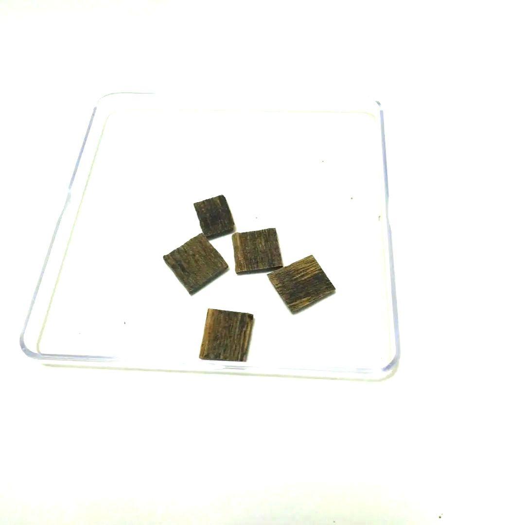 最高級タニ沈香 割 1.58 g