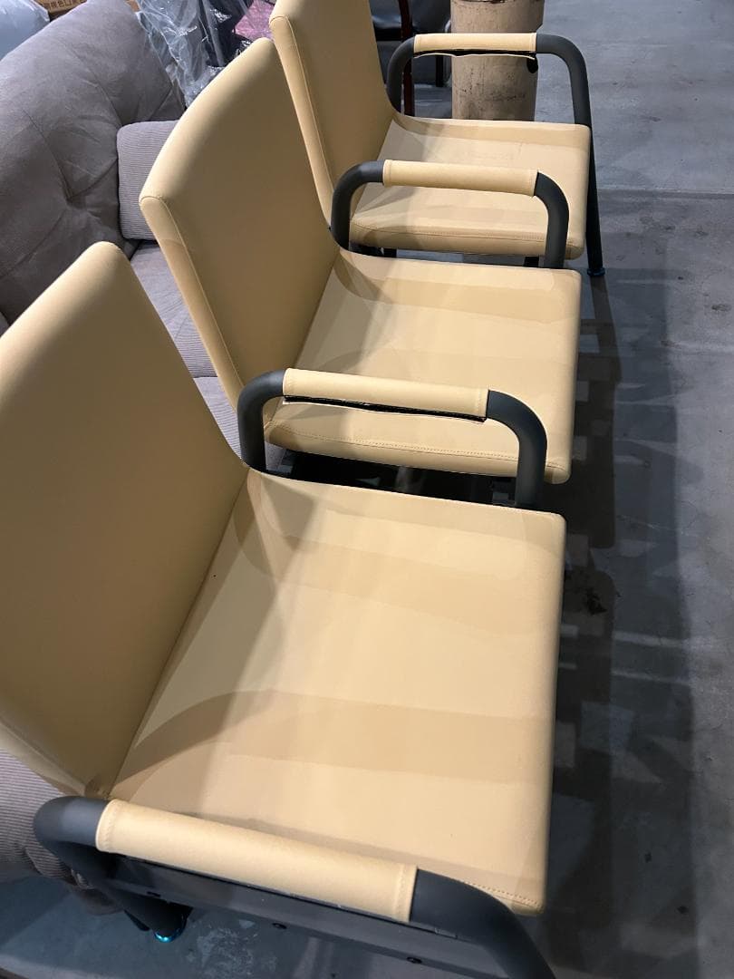 《ウィンターセール30%OFF》三人掛け待合ベンチ【イエロー】｜スチールフレーム