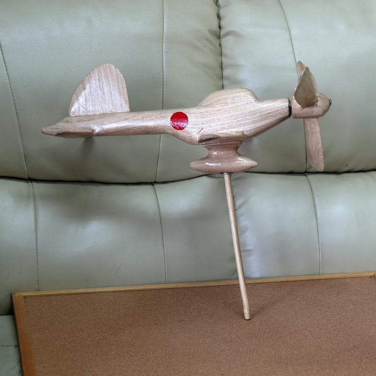 ゼロ戦　戦闘機　飛行機 インテリア　手作り　DIY木彫り木製置物