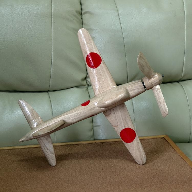 ゼロ戦　戦闘機　飛行機 インテリア　手作り　DIY木彫り木製置物