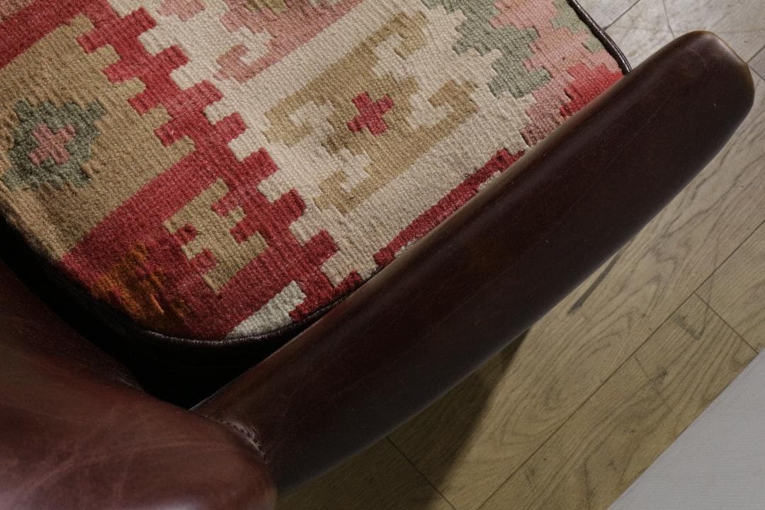 HALOハロ★アスプルンド★総本革張り★キリム座面★鋲打ち★シングルソファ★