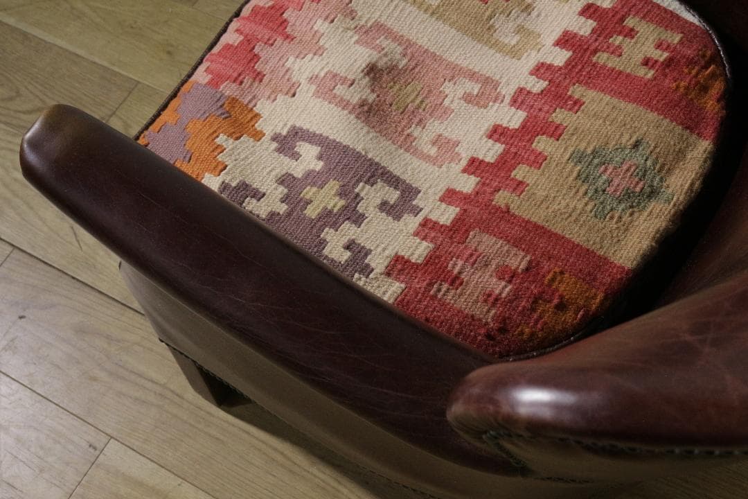 HALOハロ★アスプルンド★総本革張り★キリム座面★鋲打ち★シングルソファ★