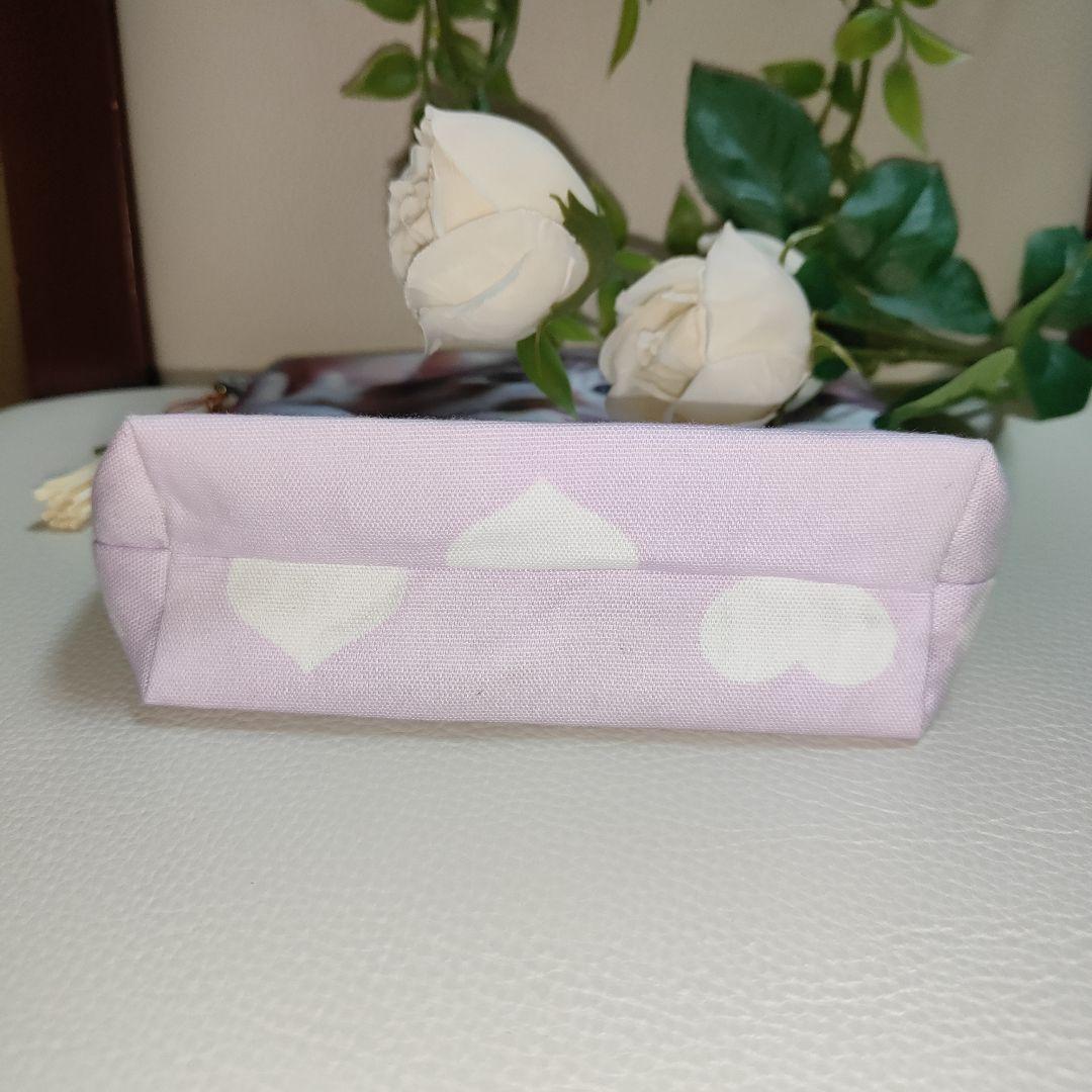 子猫デザインの布製ポーチ