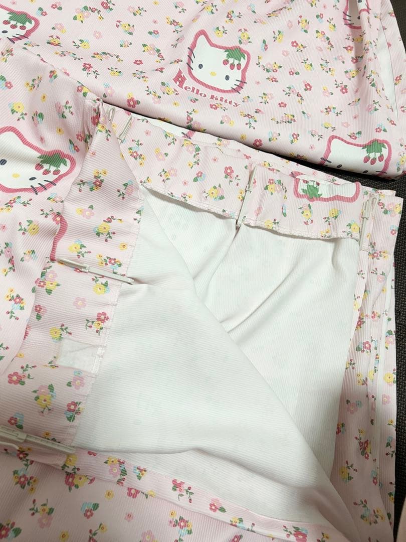 ハローキティ　カーテン　180cm 2枚組