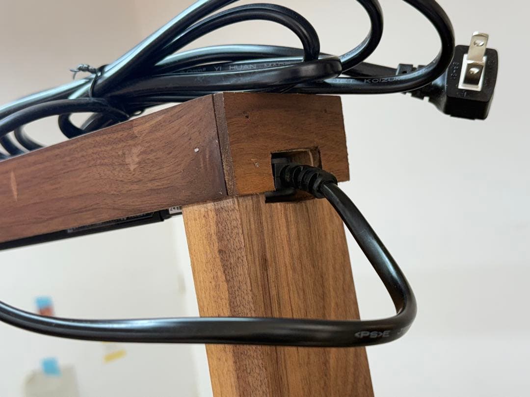 週末SALE。ウォルナット　植物用LEDライトスタンド