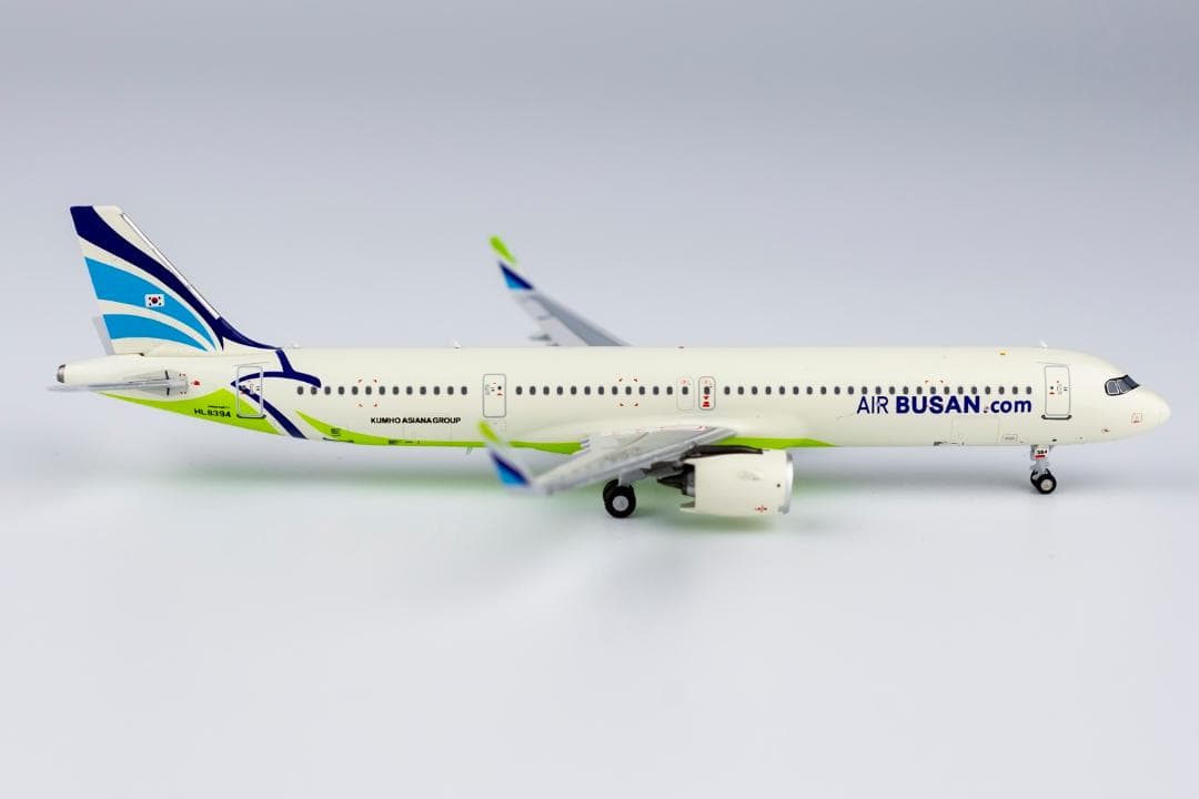 エアプサン A321neo HL8394 1/400 - メルカリ