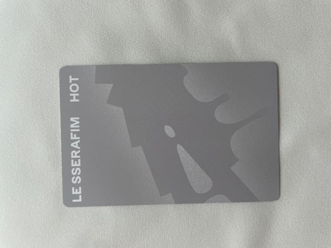 ルセラフィム hello82 カズハ USA限定 トレカ - メルカリ