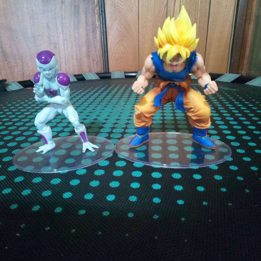ドラゴンボール フリーザ & 孫悟空 ドラマチック ショーケース 2体