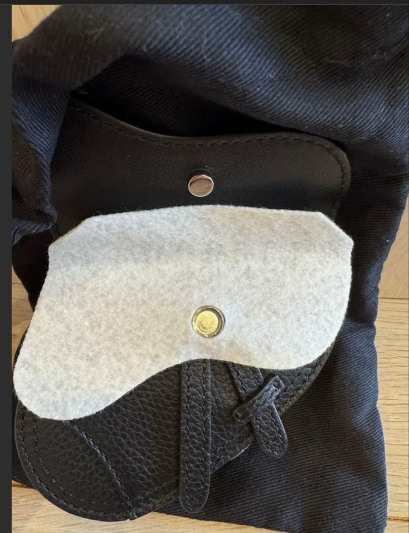 【新品同様】DIOR ディオール ケース ブラック キーホルダー サドル型