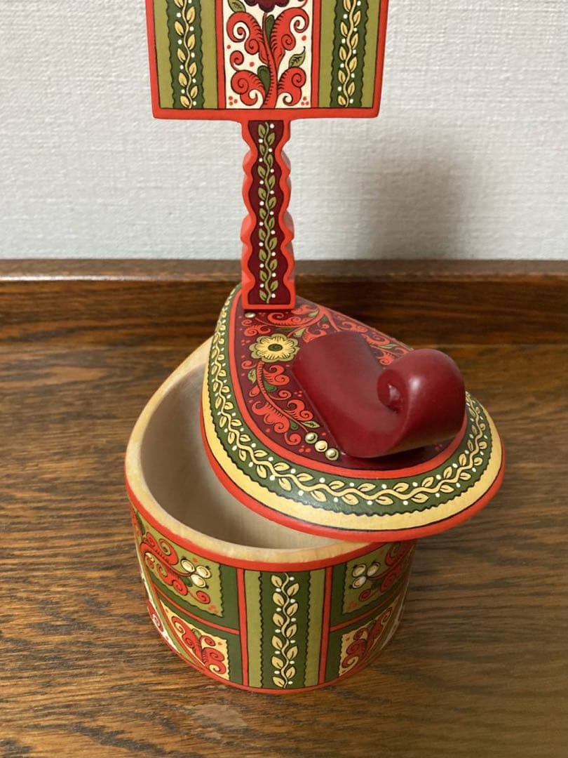 ロシア雑貨☆糸紡ぎの木製Box馬 小物入れ オリガ作マトリョーシカ