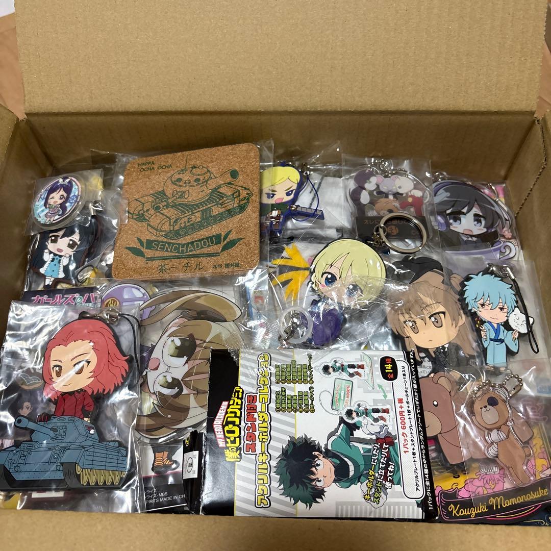 約255点 アニメグッズ キーホルダー 缶バッジ アクリルスタンド まとめ