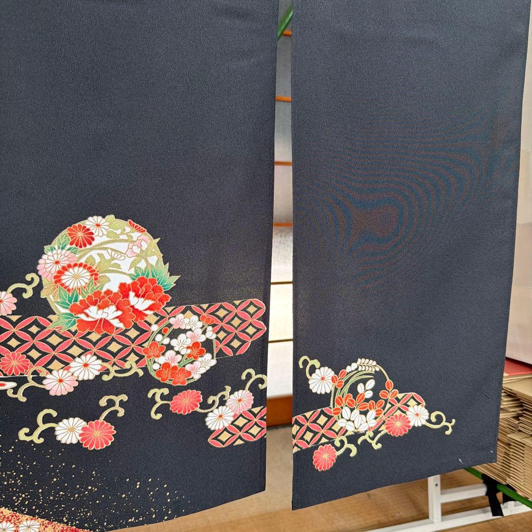 鳳凰模様の和風のれん　着物素材リメイク、ゴージャスな暖簾のれん！