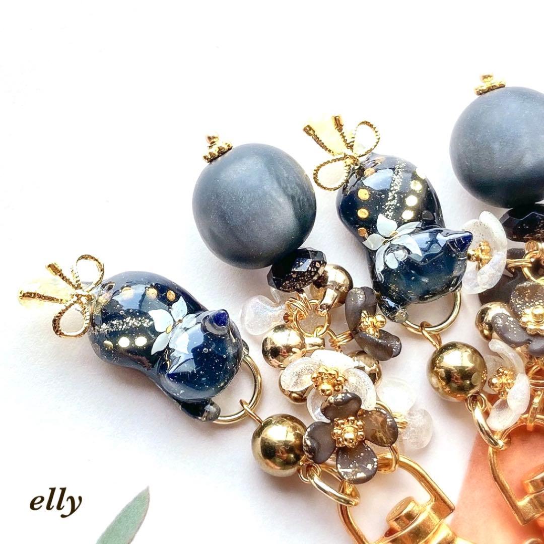 【ゆきゆっきー❄様】1660.天然石　和柄　じゃれ猫　レジン　キーホルダー