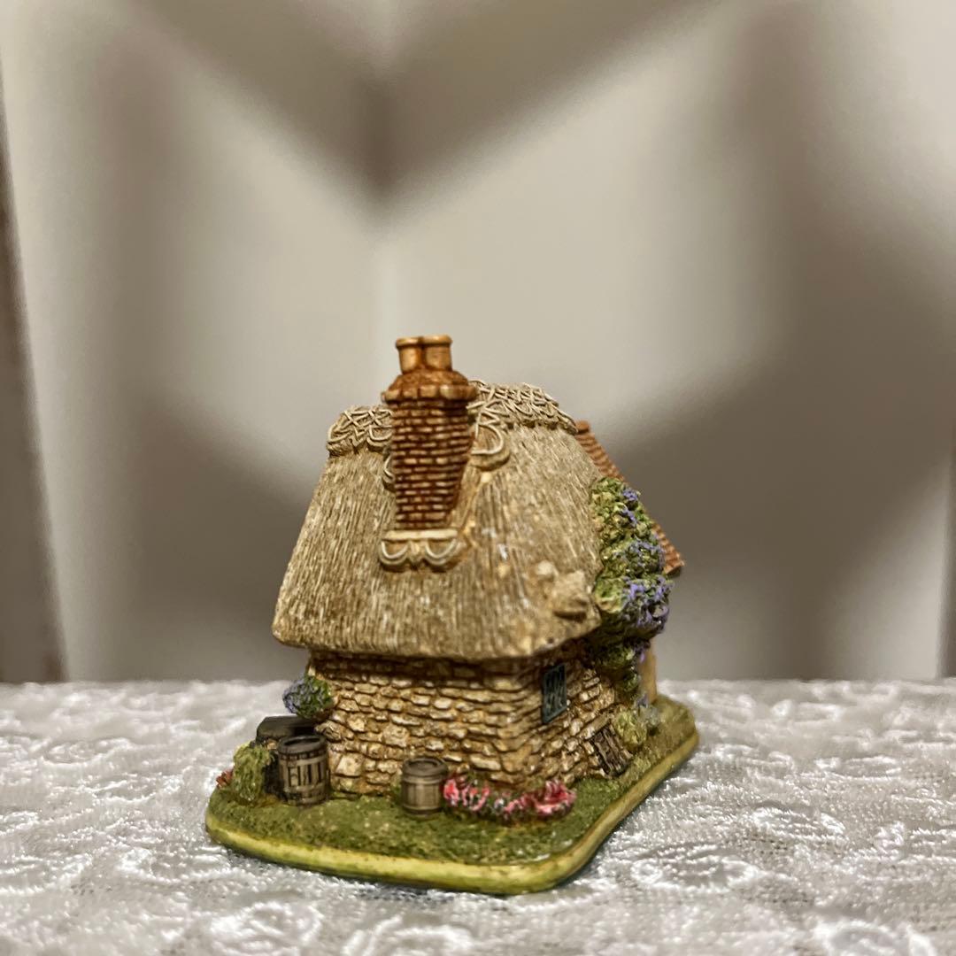 リリパットレーンTHE WHITE SWAN