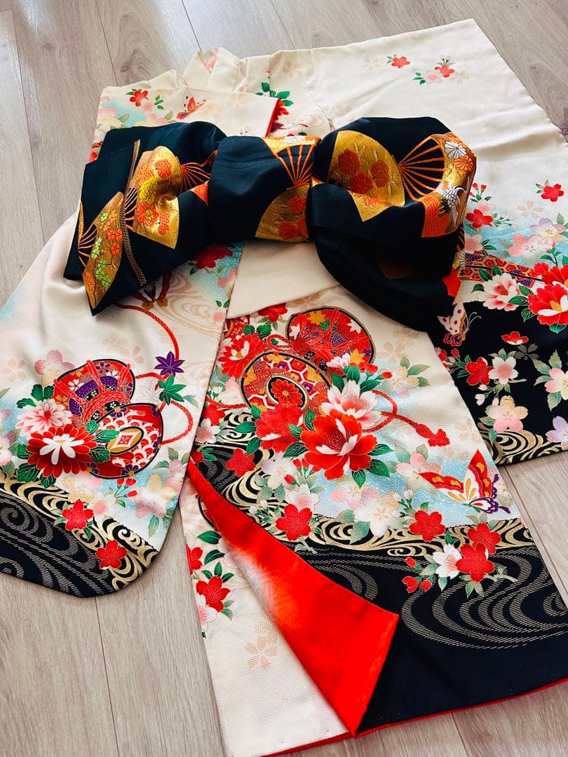 美品 七五三 7歳向け 正絹振袖＋袋帯セット 豪華金彩刺繍入り 古典柄 お祝い用