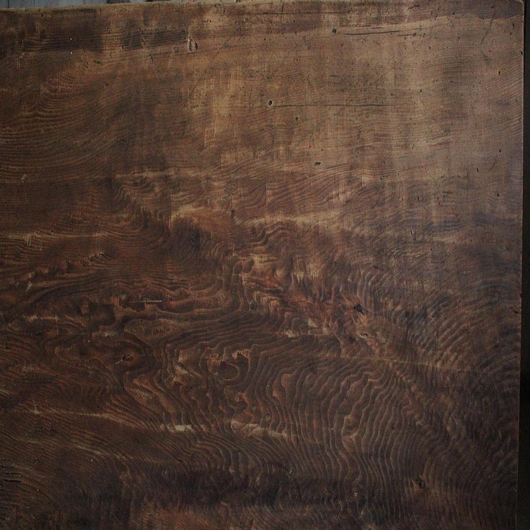 古く味のある木製のテーブル　ジャンク　作業台　テーブル　古家具　アンティーク