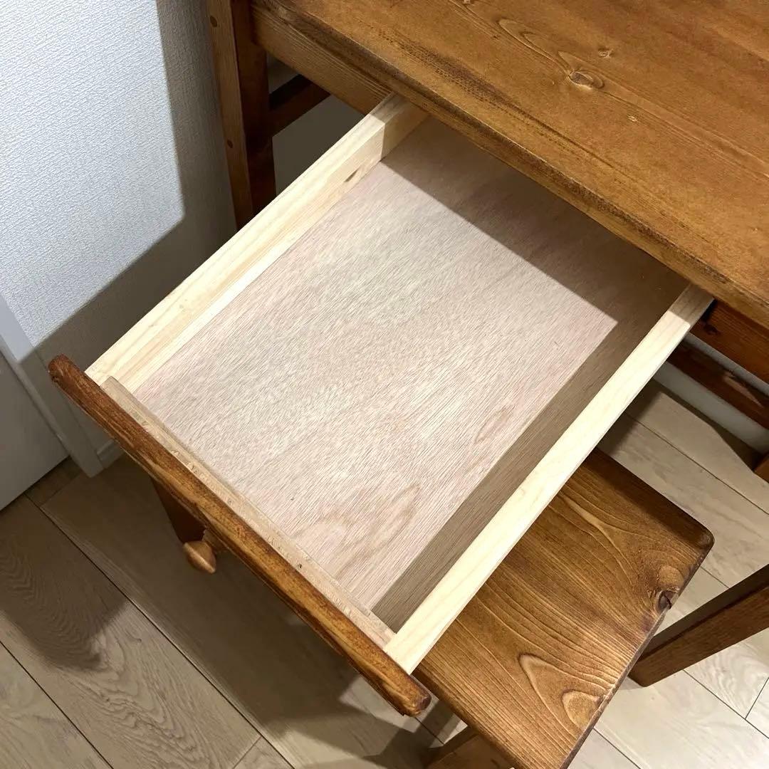 デスクとベンチの2点セット