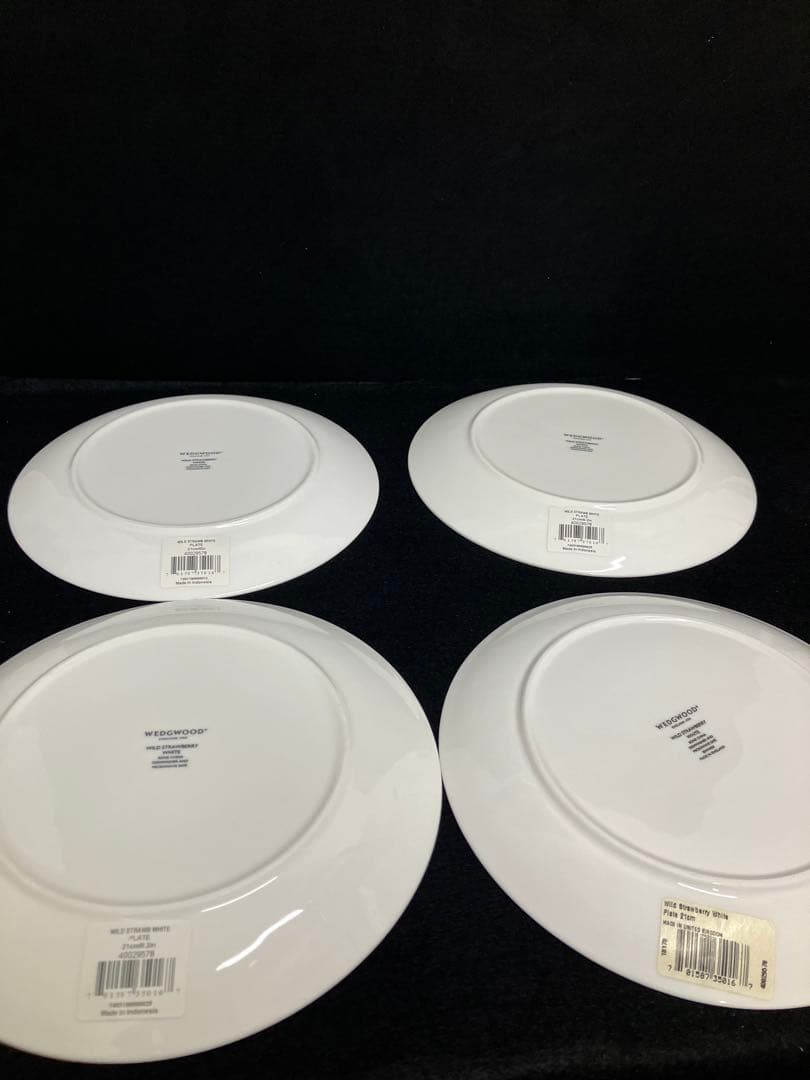 新品  WILD STRAWBERRY WHITE 皿4枚セット