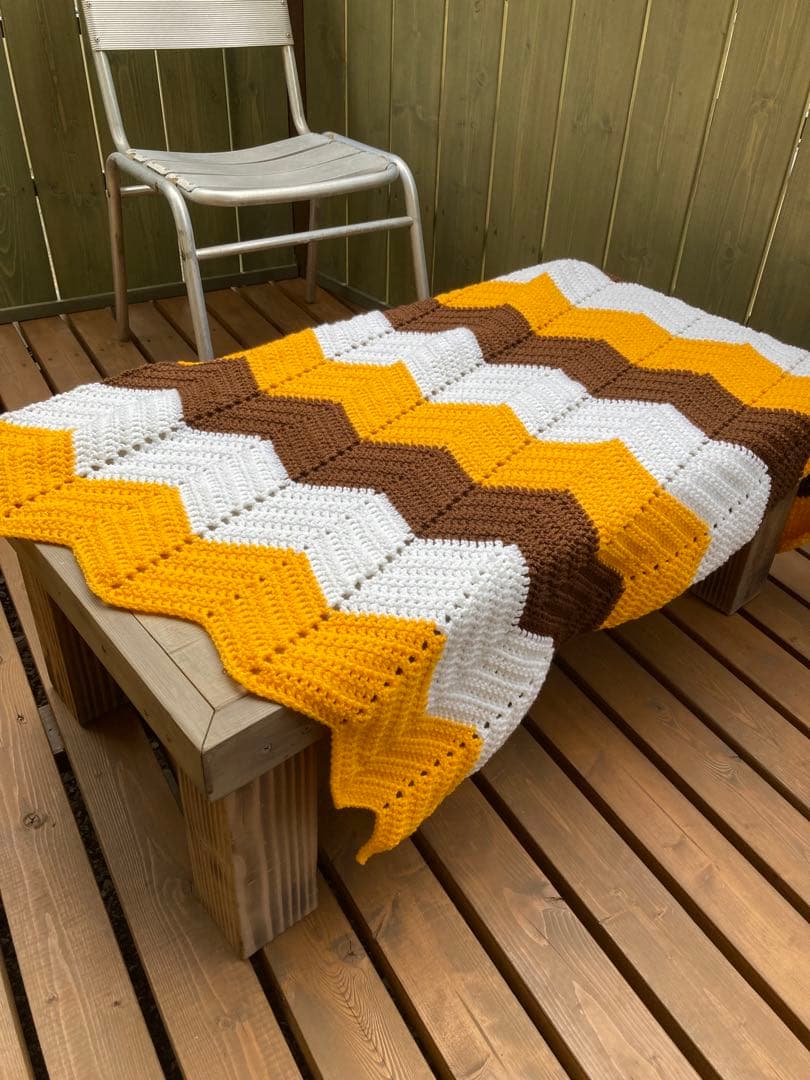 新品　ニットブランケット　グラニースクエア　モチーフ編み　レトロ雑貨　60年代