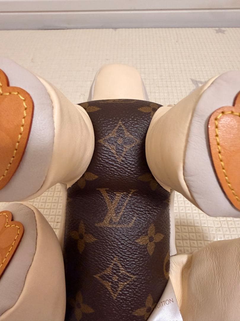 ルイヴィトン イヌ置物 戌年の方！