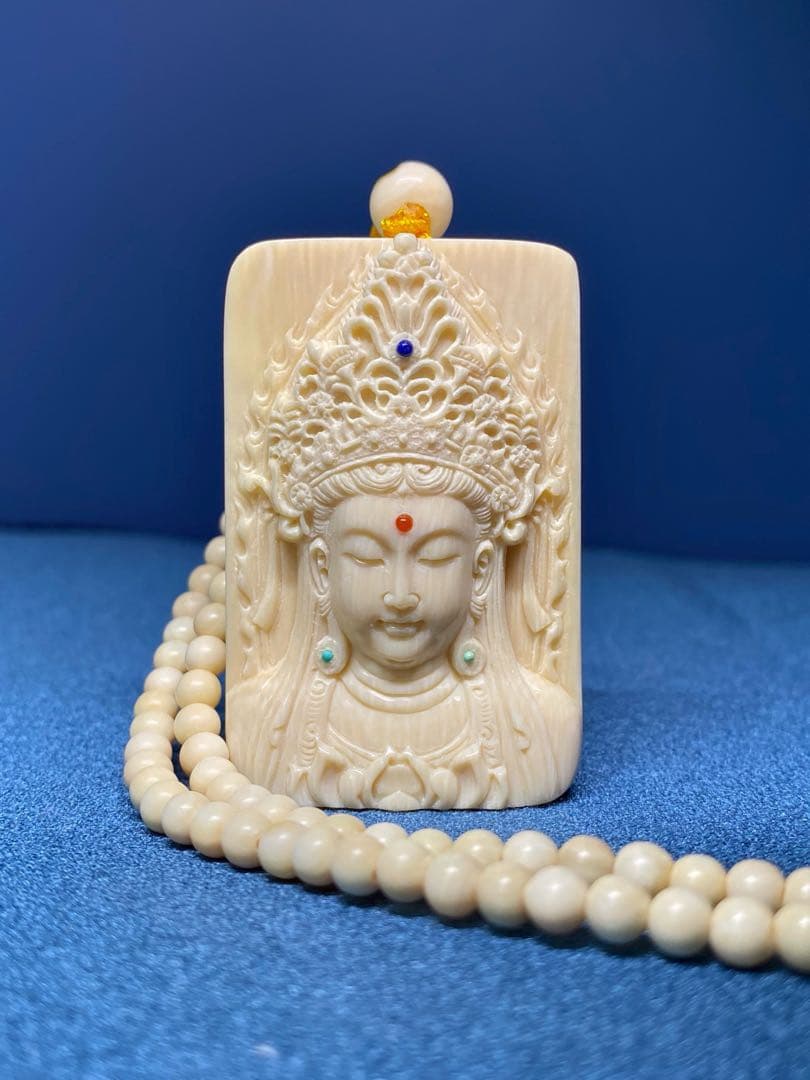天然マンモス牙美しい手作り彫刻 観音菩薩 ペンダント(45g)