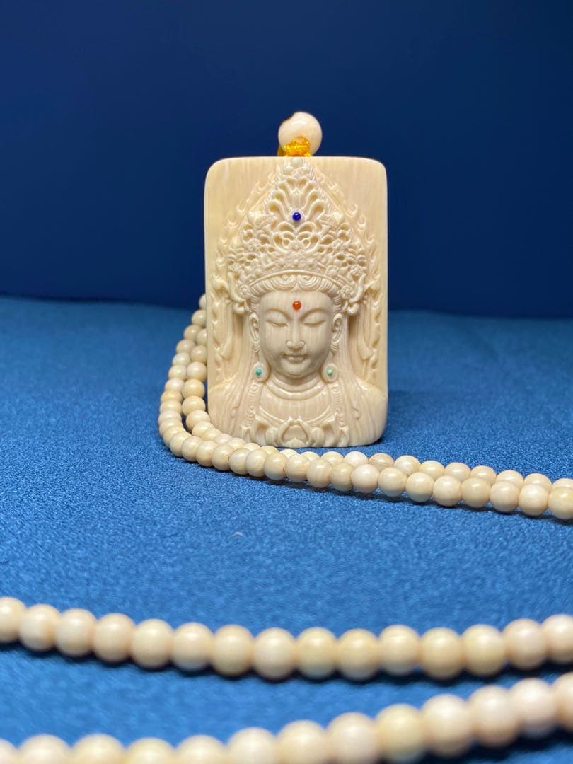 天然マンモス牙美しい手作り彫刻 観音菩薩 ペンダント(45g)