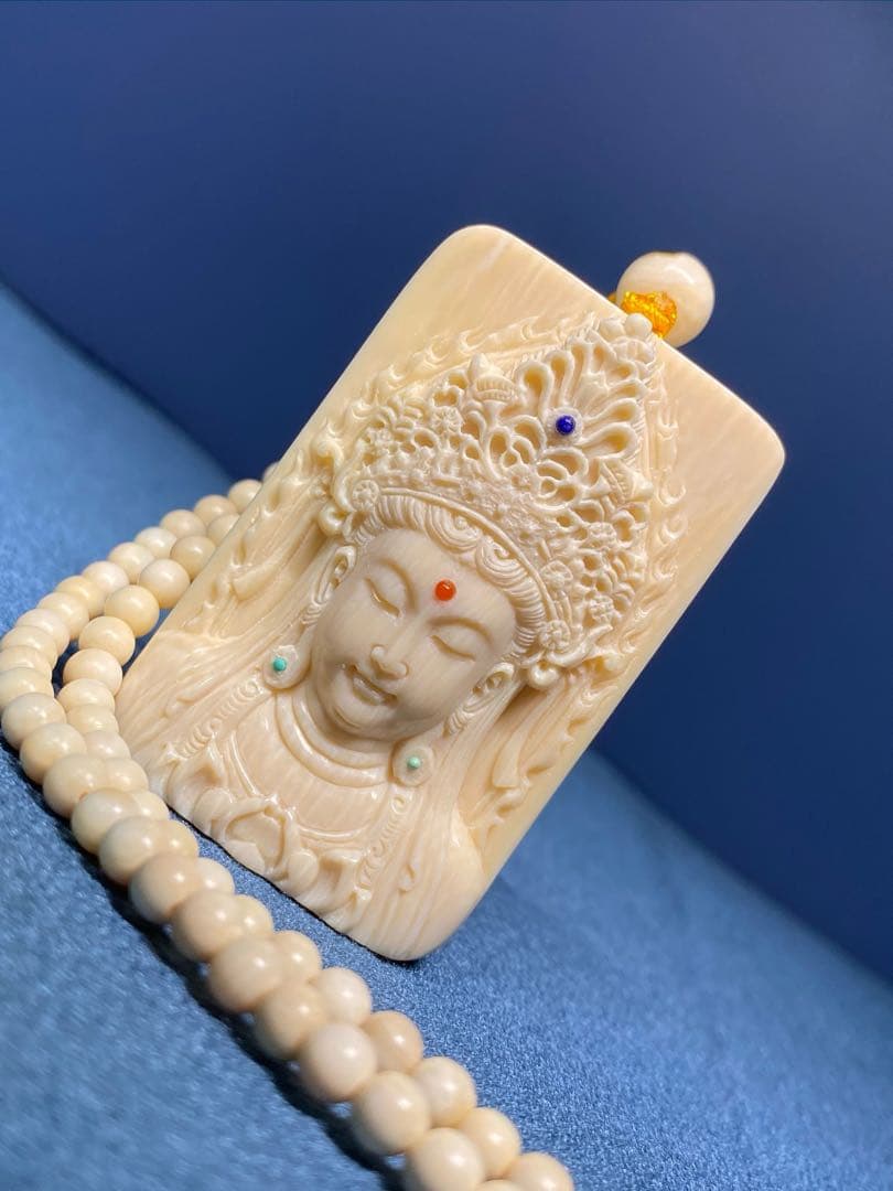 天然マンモス牙美しい手作り彫刻 観音菩薩 ペンダント(45g)