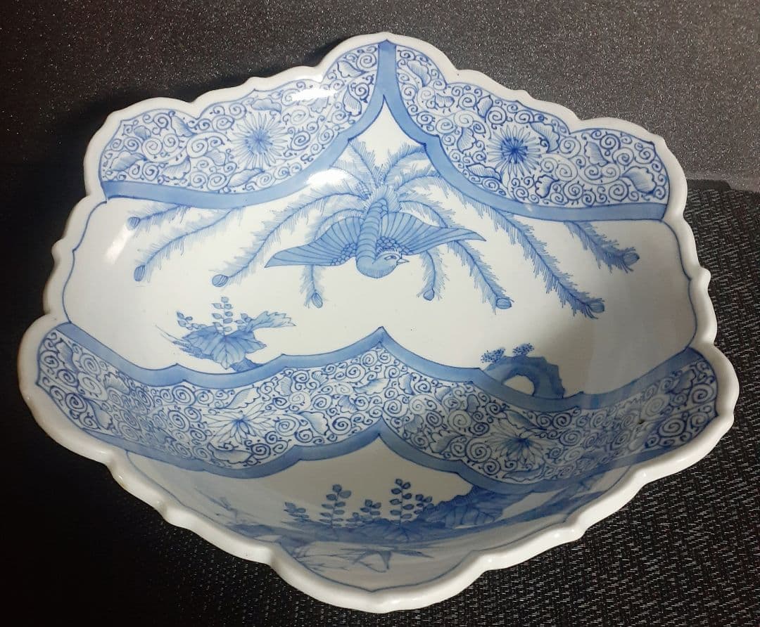 【名品❗】江戸時代後期　古伊万里　染付　鳳凰に桐葉に渦巻き花唐草文様　変形大鉢