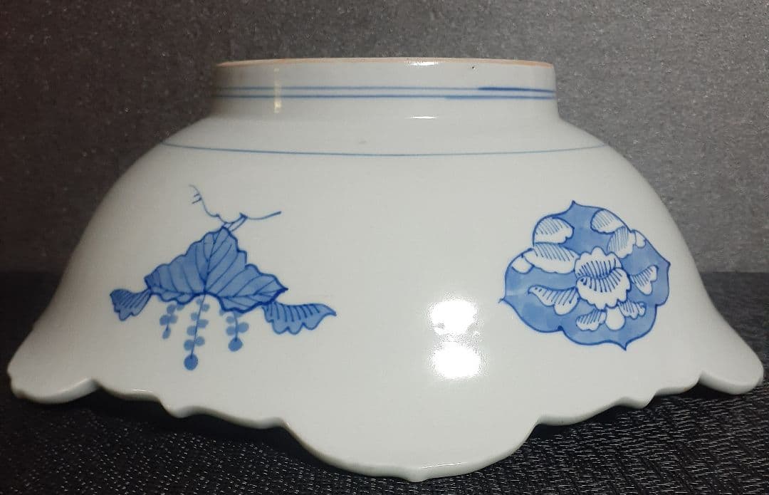 【名品❗】江戸時代後期　古伊万里　染付　鳳凰に桐葉に渦巻き花唐草文様　変形大鉢