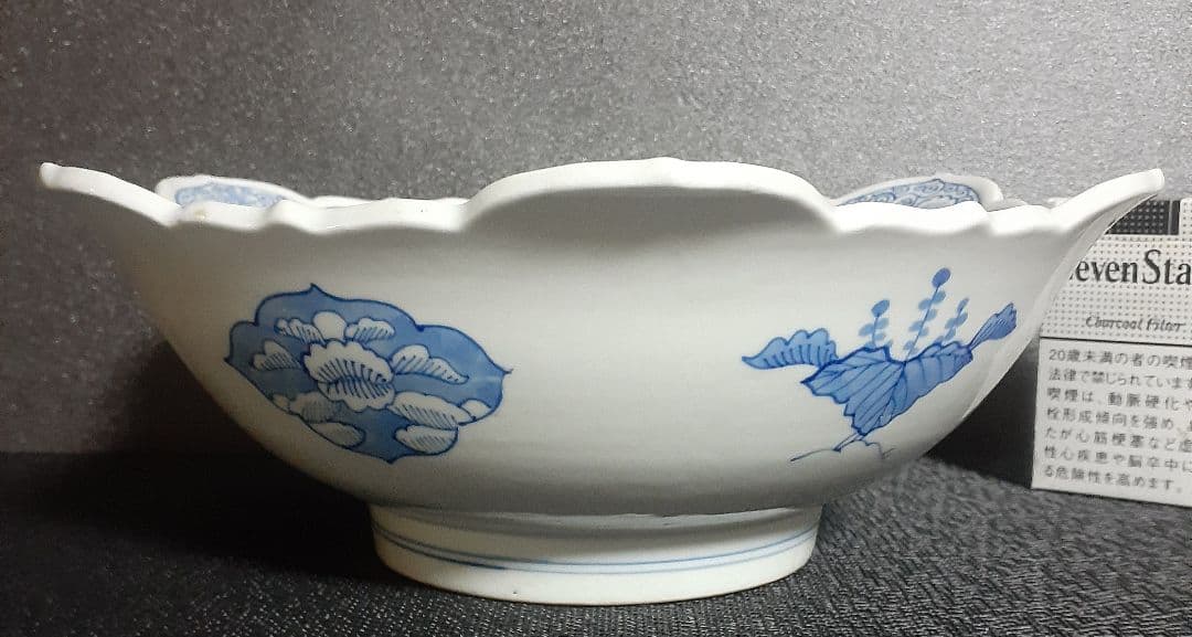 【名品❗】江戸時代後期　古伊万里　染付　鳳凰に桐葉に渦巻き花唐草文様　変形大鉢