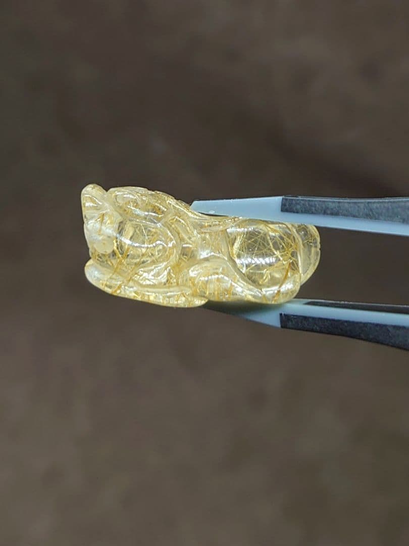 貔貅(ヒキュウ)置物 ルチルクォーツ